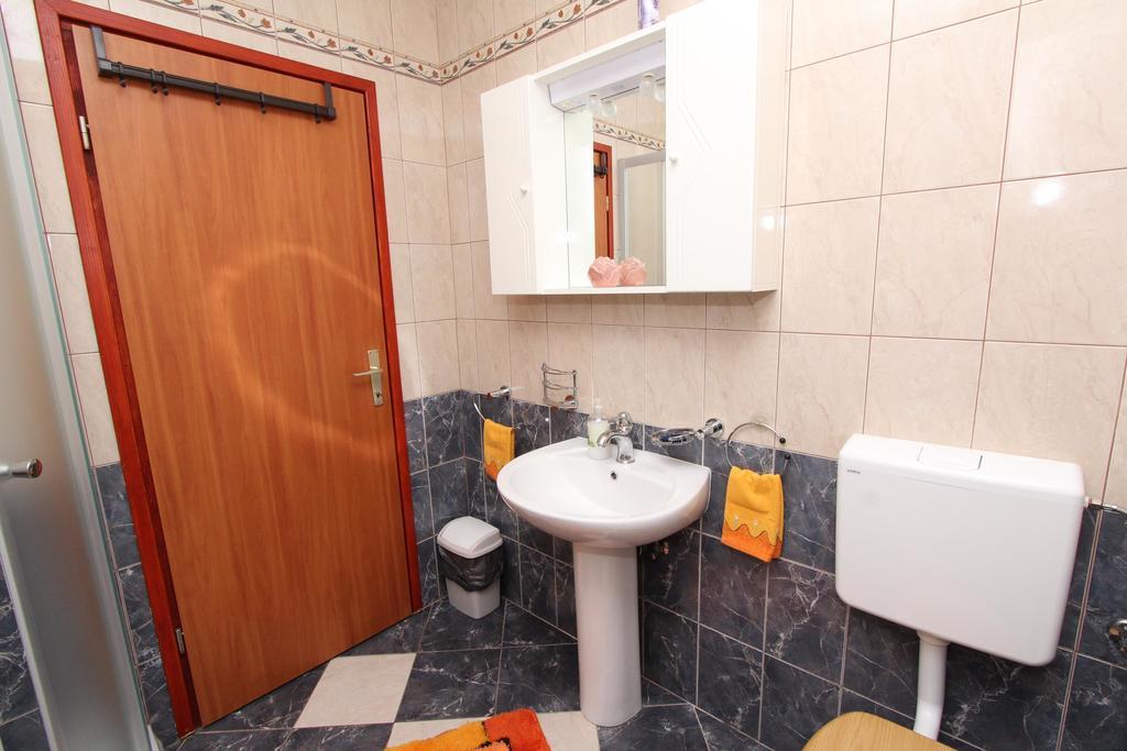 Rooms And Apartment Sanja Rovinj Exterior foto